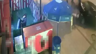 Adana'da İki Otomobil Ağaçlara Çarptı