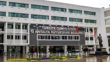 Antalya'da Rüşvet Operasyonu: 2 Tutuklama