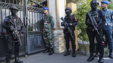 Cakarta'da Cuma Namazında Patlama: 54 Yaralı