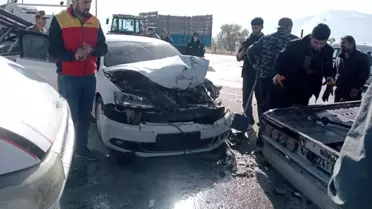 Erzincan'da Trafik Kazası: 2 Yaralı