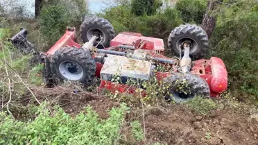 Manavgat'ta İş Makinesi Takla Attı