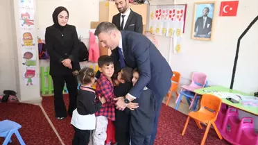 Kaymakam Ayaz, Yolgözler Köyü'nde Öğrencilerle Buluştu