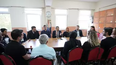 Bakan Tekin İki Ortaokulu Ziyaret Etti