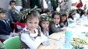Aliağa'da 6. Geleneksel Zeytin Kırma Şenliği Coşkusu