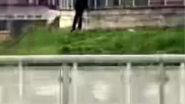 Sakarya'da Parktaki Korkuluklar Gündüz Vakti Çalındı