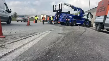 Çayırova'da Kamyon Devrildi, Şoför Yaralandı