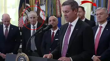 Trump'ın basın toplantısında korku dolu anlar! İlk müdahaleyi Mehmet Öz yaptı