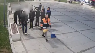 İnegöl'de Çekirdek Çiten Gençler Temizlendi