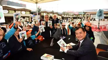 Japon Deprem Uzmanı Yoshinori, Osmangazi Kitap Fuarı'nda Deprem Farkındalığına Dikkat Çekti