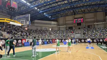 Kocaeli Kadın Basketbol Dardanel Çanakkale Belediyespor maçı yarım saate yakın durdu