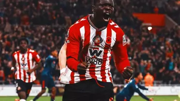 Premier Lig'in lideri Arsenal'e 90+4'te büyük şok