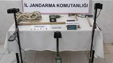 Karahallı'da Kaçak Kazı Operasyonu: 3 Gözaltı