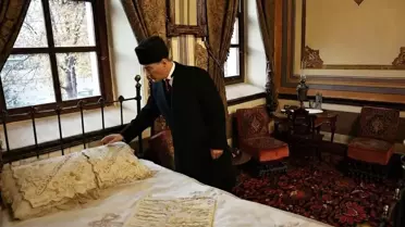 Atatürk'ü 'Bir Beyit, Bir Millet' Filmiyle Andı