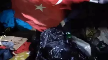 Bayrağı Çöpten Kurtardılar