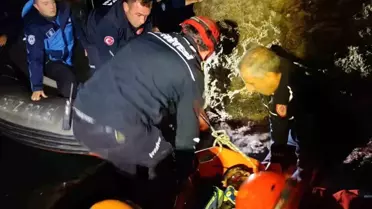 Antalya'da Falezlerden Düşen Adam Kurtarıldı