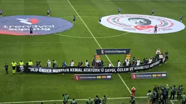 Kocaelispor-Galatasaray Maçında Atatürk Anıldı