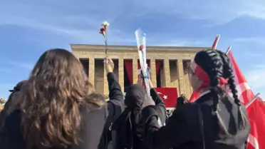 Anıtkabir, Atatürk'ün 87. Yılında Ziyaretçi Akınına Uğradı