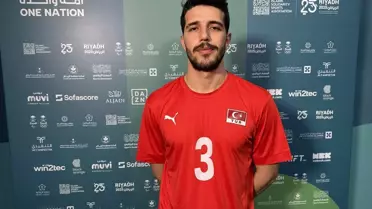 Voleybol Takımından Atatürk'e Anma