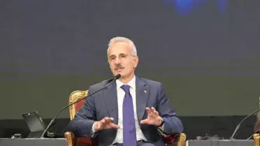 Ulaştırma Bakanı Uraloğlu, Kahire'de Ulaştırma ve Lojistik Vizyonunu Paylaştı