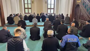 Büyük Önder Atatürk'ü anıyoruz