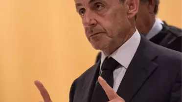 Sarkozy Şartlı Tahliye Edildi