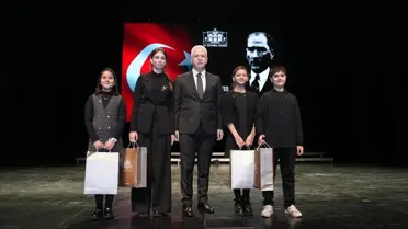 Atatürk Anma Programı İstanbul'da Düzenlendi