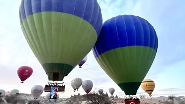 Kapadokya'da Atatürk Anısına Balon Uçuşu