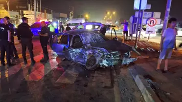 Tarsus'ta Minibüs ve Otomobil Çarpıştı