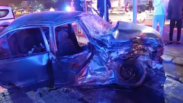 Tarsus'ta Minibüs Sulama Kanalına Düştü