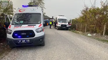 Ticari Taksi Tarlaya Devrildi: 2 Yaralı