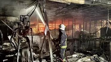 Konyaaltı'nda Kafe Yangını Söndürüldü