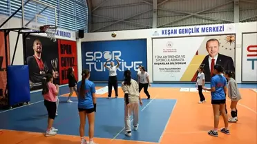 Vali Sezer Genç Sporcularla Buluştu