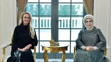 Emine Erdoğan, KKTC Cumhurbaşkanı'nın eşi Nilden Bektaş Erhürman ile bir araya geldi