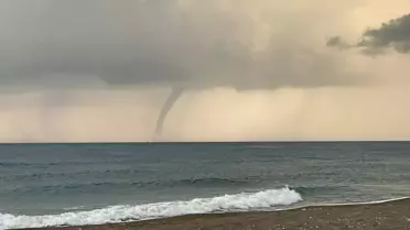 Hatay'da Denizde Hortum Oluştu