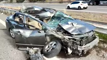 Bolu'da Otomobil Kamyona Çarptı: 3 Yaralı