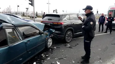 Erzurum'da Zincirleme Kaza: 2 Yaralı