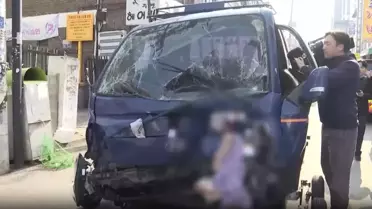 Bucheon'da Minibüs Yayalara Çarptı