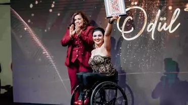 Yılın Kadın Girişimcisi Ödülü Yeliz Güllü'ye