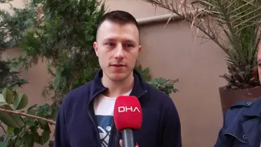 Hırvatistan'da düşen uçakta şehit olan Pilot Hasan Bahar'ın Avcılar'daki evine bayrak asıldı