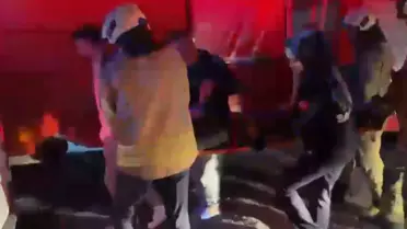 Beyoğlu'nda iskele çökmesi: Yaralılar var