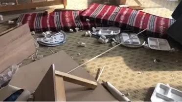 Taziye evine saldırı! Camları kırdılar, masalara zarar verdiler