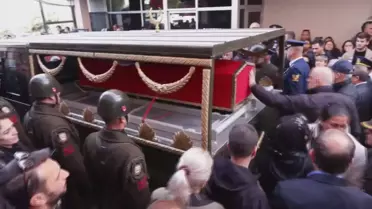 Şehit Gökhan Korkmaz'ın naaşı helallik için evinin önüne getirildi