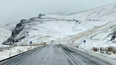 Van'da Başkale ve Bahçesaray'da Kar Yağışı
