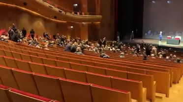 Muazzez Abacı'ya büyük vefasızlık! Koltukların yarısı boş kaldı