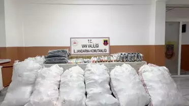 Başkale'de 2,2 Milyon TL'lik Kaçak Eşya Ele Geçirildi