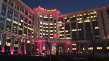 Dünya Prematüre Günü'nde Mor Işık