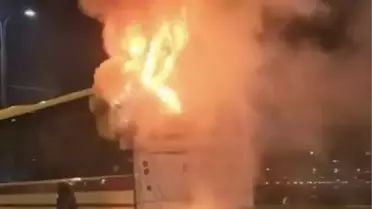 İzmir'de korku dolu anlar, seyir halindeki otobüs alev aldı