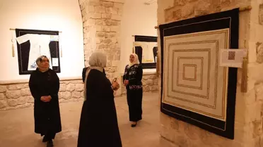 Mardin'de Dualı Gömlekler Sergisi Açıldı