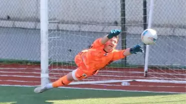 Alp Özge, Beşiktaş'ta Deneme Aşamasında