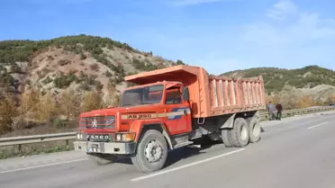 Taşova'da Trafik Kazası: 3 Yaralı
